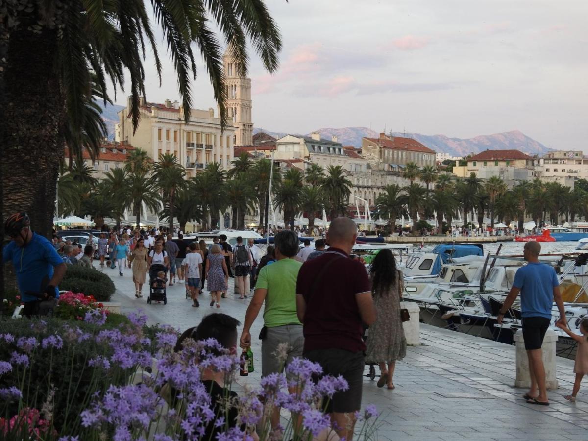 Famous Promenade Riva Apartment Spalato Esterno foto